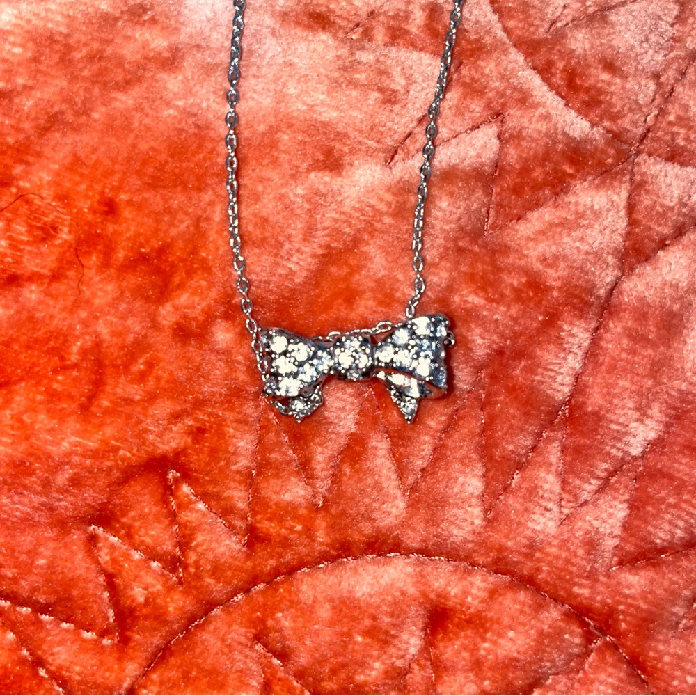 Juicy couture bow necklace